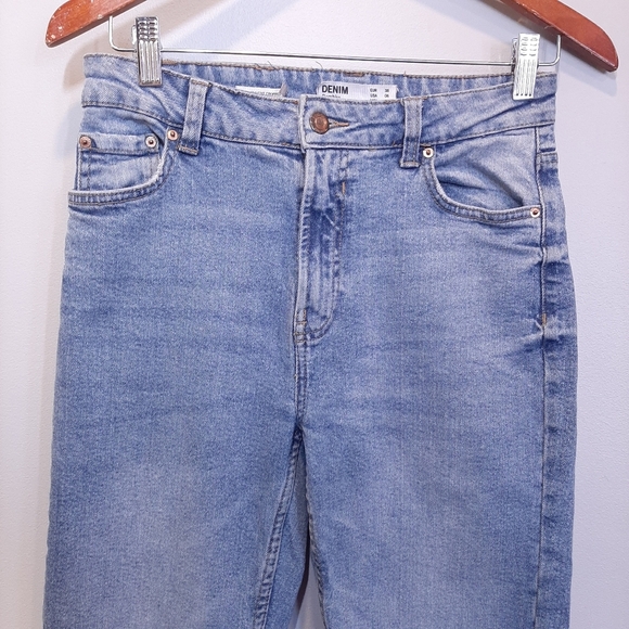 Bershka Denim Straight Cropped Jeans Frayed Raw Hem Medium Wash Size 6 - Picture 2 of 12